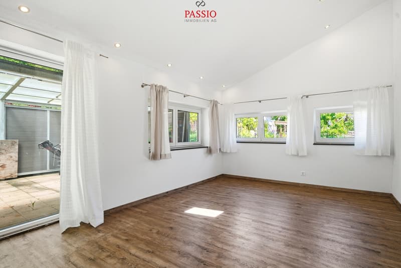Grosszügige 3.5-Zimmerwohnung mit Wintergarten und Terrasse (7)