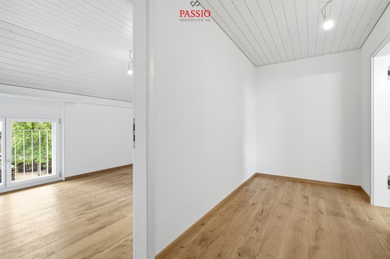 Exklusives 6.5-Zimmer-Doppeleinfamilienhaus mit grosszügigem Garten (10)