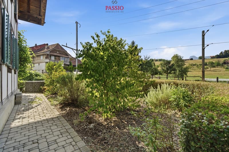 Wohnen mit Altbaucharme, Balkon und eigenem Garten (3)
