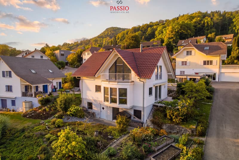 Modernes 6.5-Zimmer-Haus mit Minergie und Gartenparadies (2)