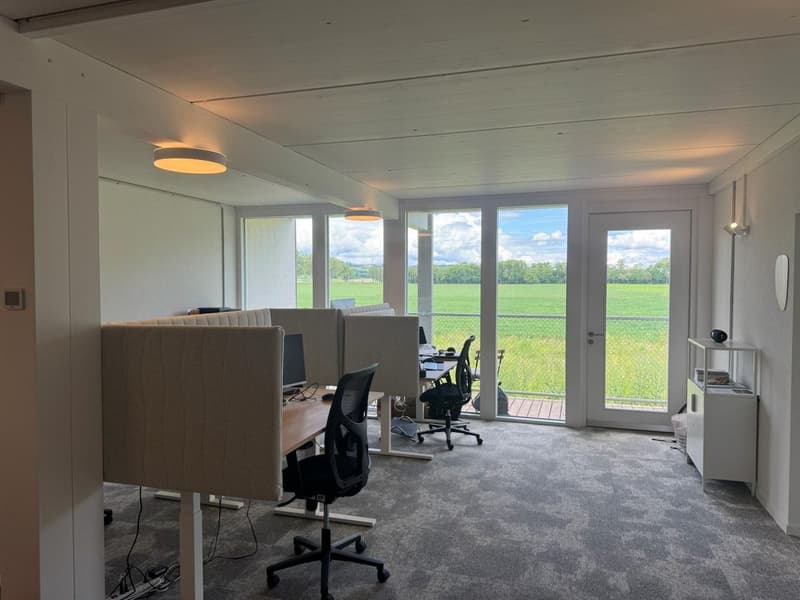 Place de coworking équipée à St-Aubin (FR) (1)