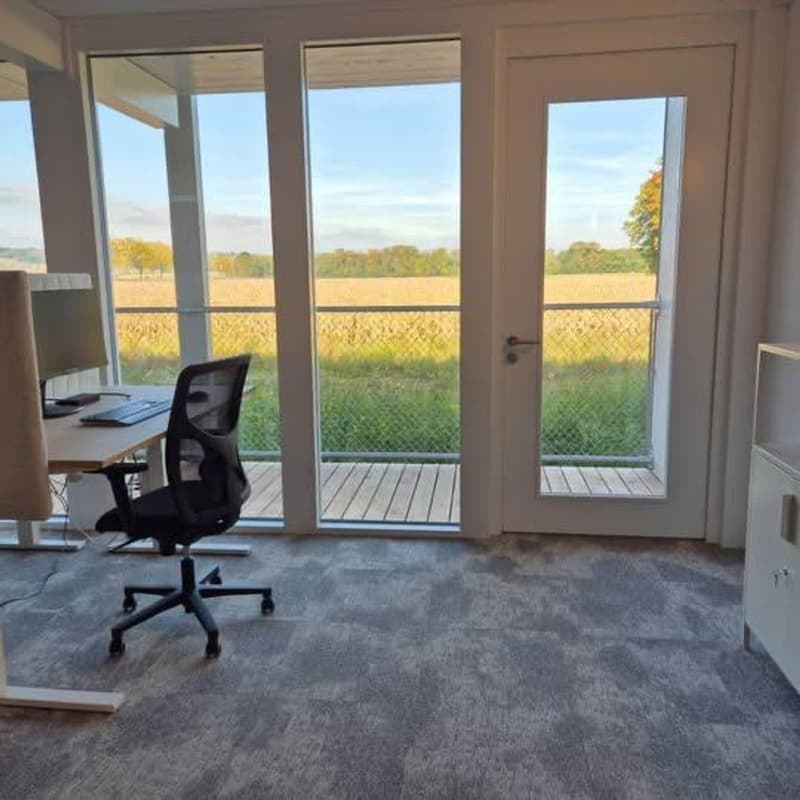 Place de coworking équipée à St-Aubin (FR) (5)