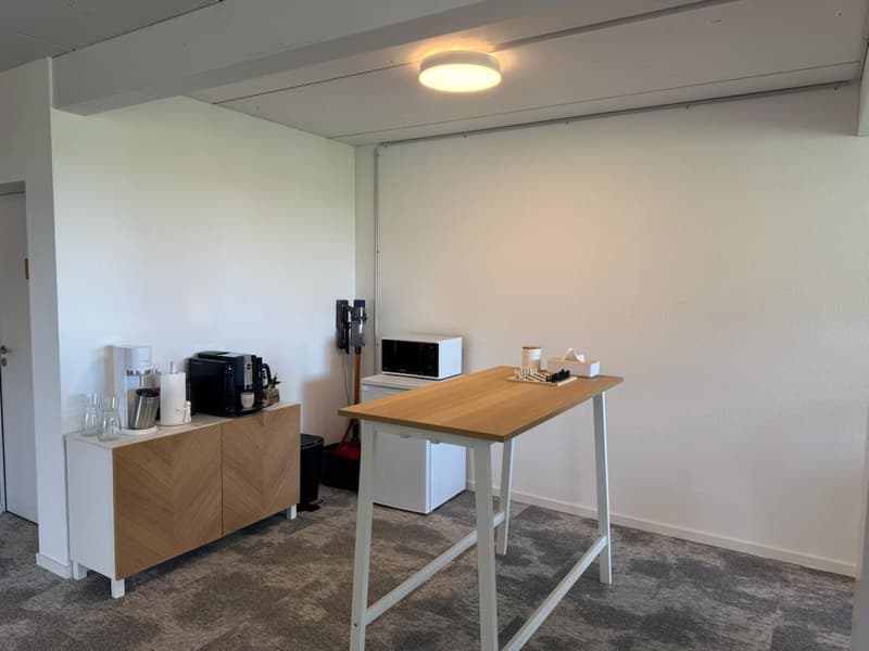 Place de coworking équipée à St-Aubin (FR) (2)