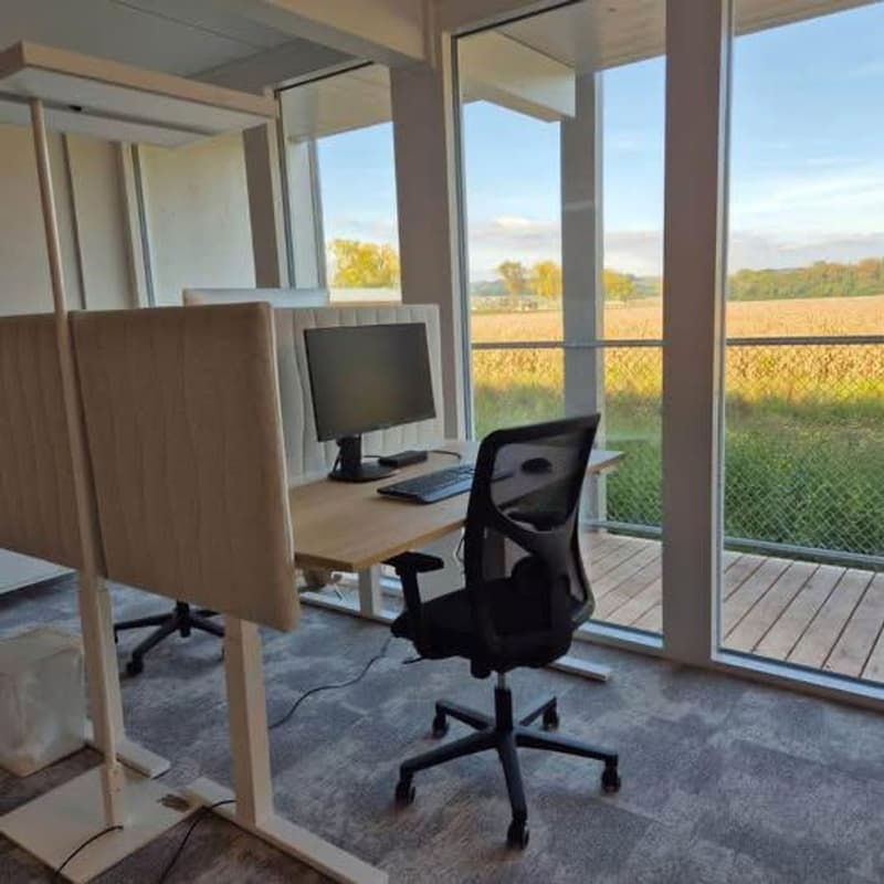 Place de coworking équipée à St-Aubin (FR) (10)