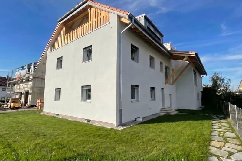 Duplex avec jardin exclusif! (2)