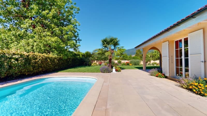Champagne : Villa familiale avec piscine chauffée, sans vis- à- vis (2)