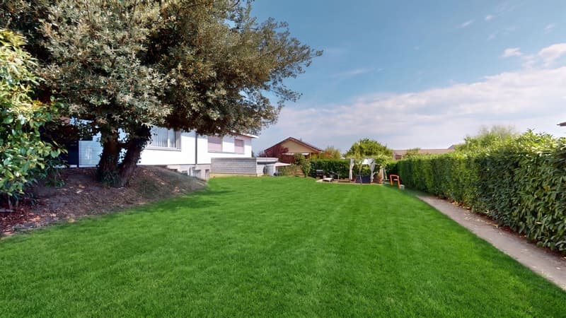 Maison individuelle avec deux appartements et espaces extérieurs ! (2)