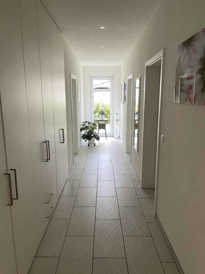 Ampio e luminoso Modern Luxury Bungalow nel verde (8)