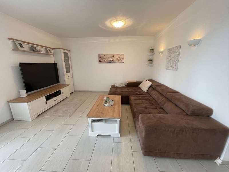 Ampio e luminoso Modern Luxury Bungalow nel verde (11)