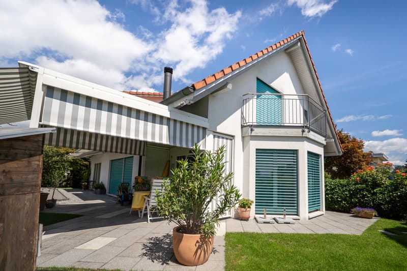 Exklusives Einfamilienhaus an ruhiger Lage (2)