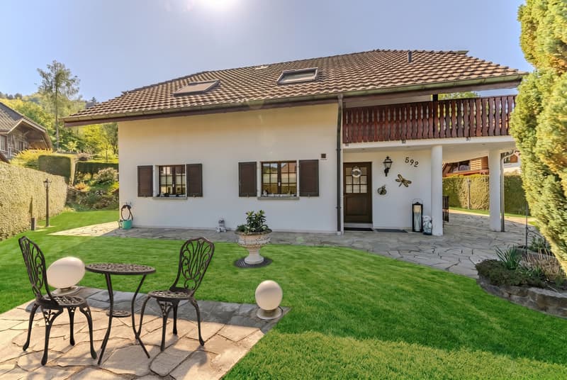 5.5 Zimmer Einfamilienhaus im Landhausstil mit grossem Umschwung (1)