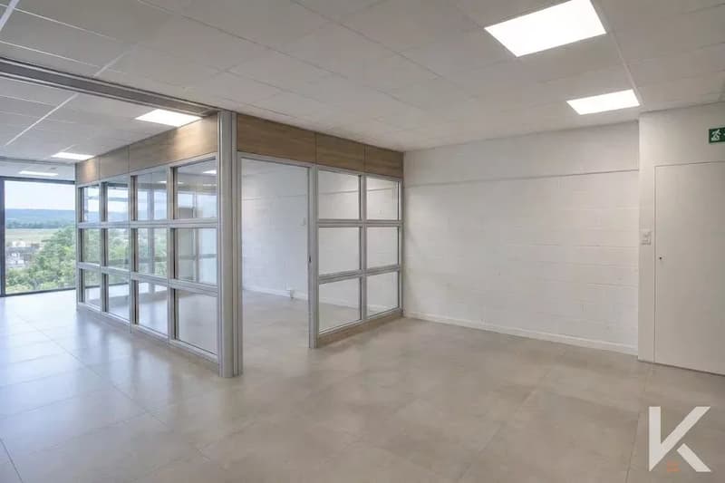 Bureau idéalement situé à Monthey (5)