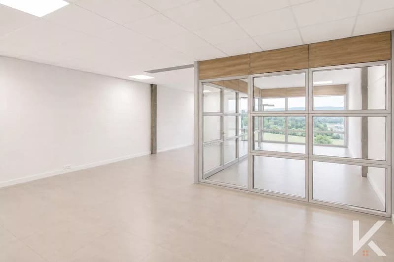 Bureau idéalement situé à Monthey (4)
