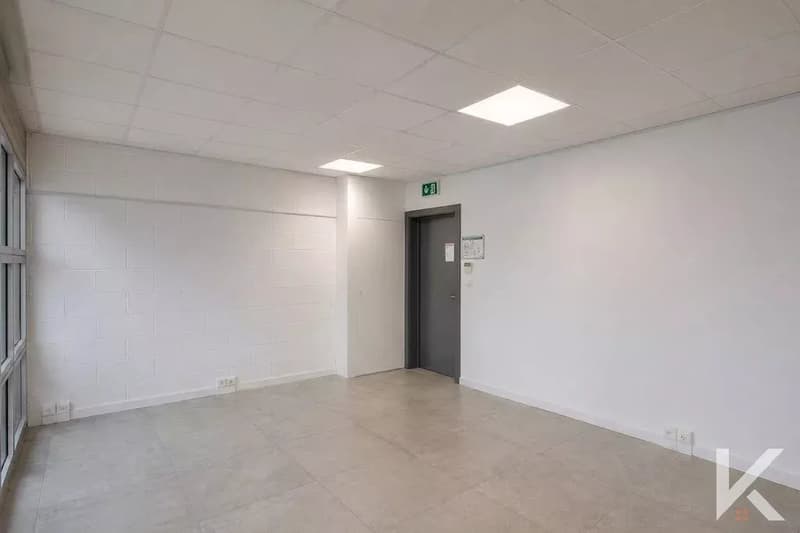 Bureau idéalement situé à Monthey (6)