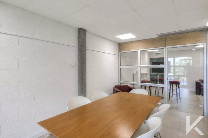 Bureau idéalement situé à Monthey (8)