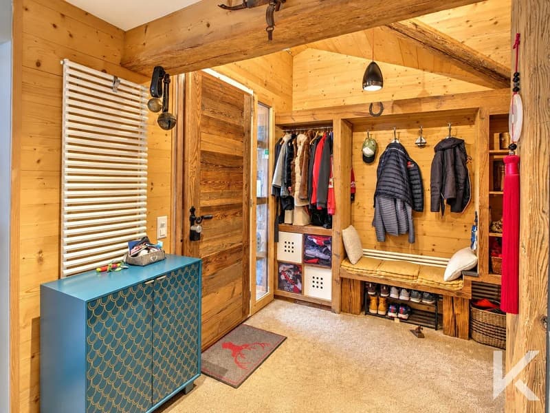 Un chalet d'exception à Villars sublimée par une rénovation raffinée (5)