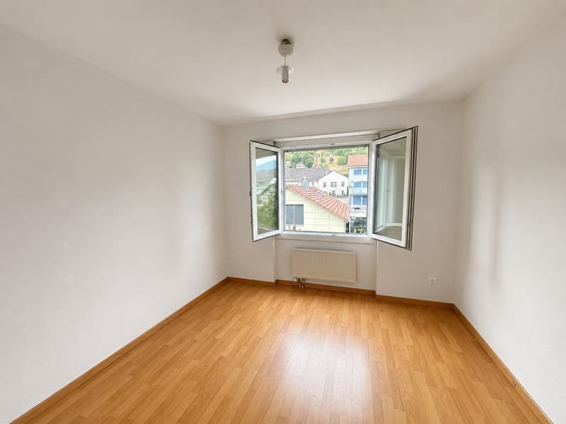 Helle 4.5-Zimmer-Wohnung mit Balkon in Lengnau BE (6)