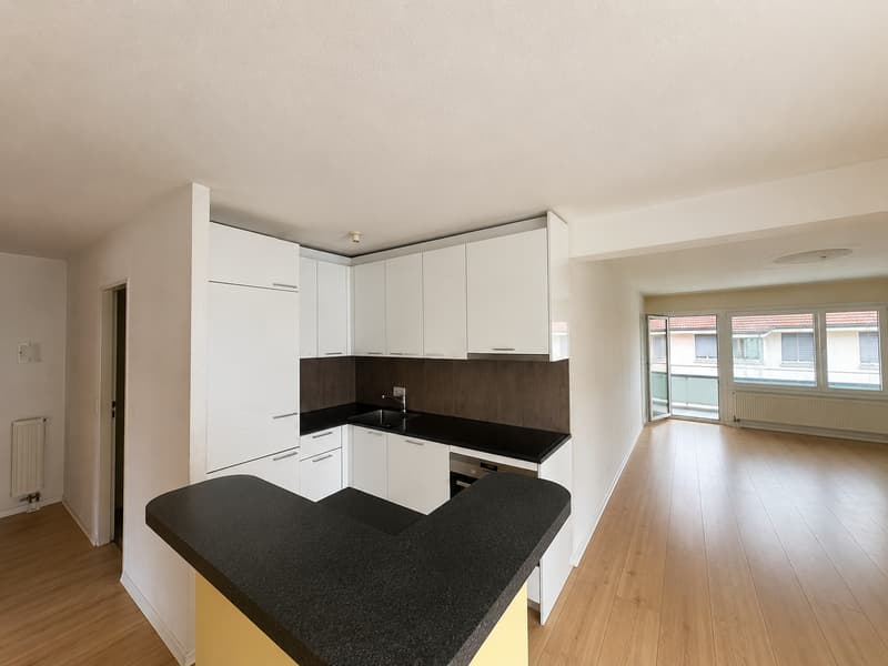 Helle 4.5-Zimmer-Wohnung mit Balkon in Lengnau BE (2)