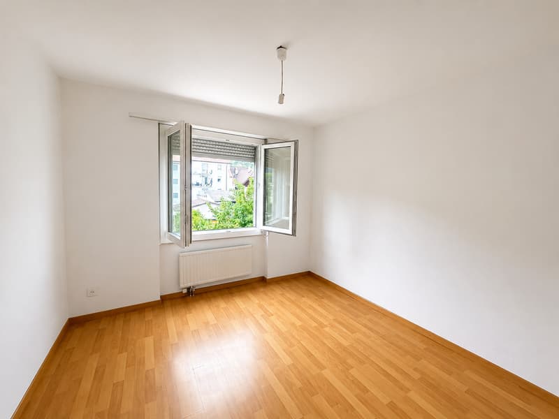Helle 4.5-Zimmer-Wohnung mit Balkon in Lengnau BE (8)