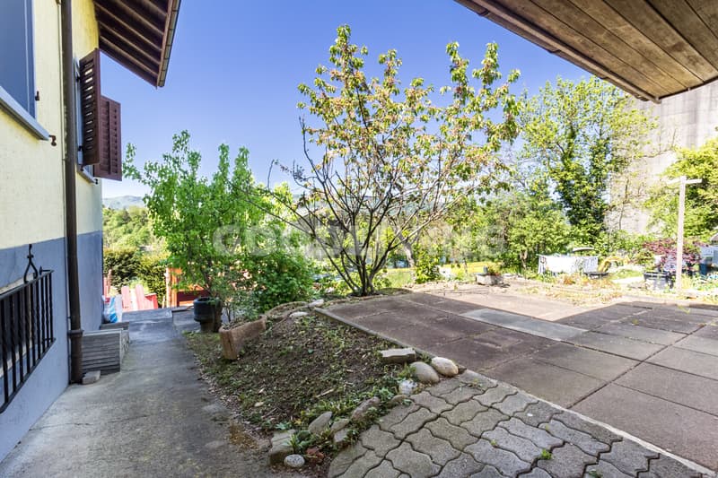 Sonnige Gartenidylle mit Blick ins Grüne (6)