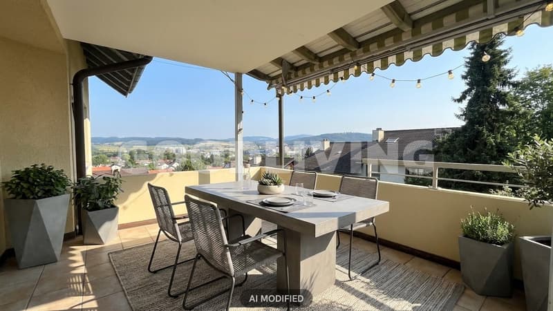 Grosszügige Maisonette-Attikawohnung mit Balkon und Panoramablick (1)