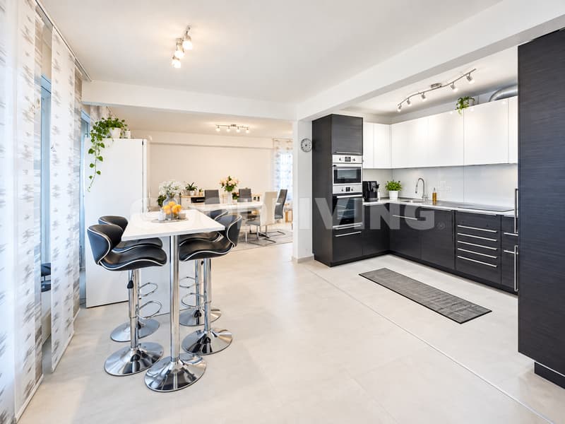Exklusive Villa mit drei Wohneinheiten, privatem Pool und traumhafter Aussicht im Hölzi-Quartier (8)