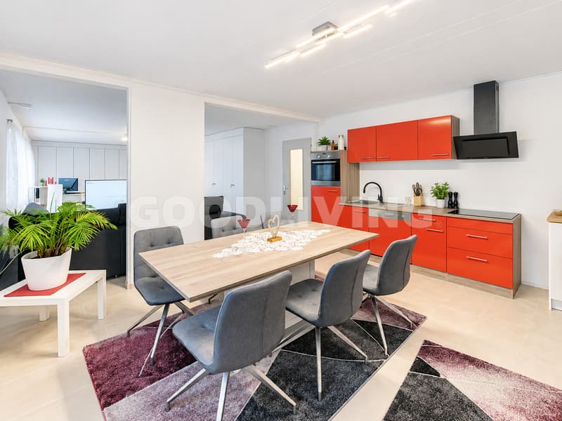Exklusive Villa mit drei Wohneinheiten, privatem Pool und traumhafter Aussicht im Hölzi-Quartier (4)
