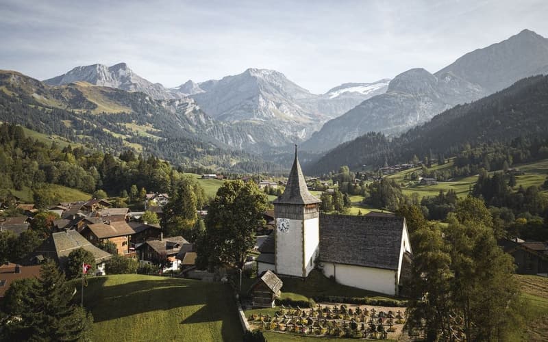 Luxuriöses 5½ -Zimmer-Chalet mit atemberaubender Sicht in Lauenen b. Gstaad (8)