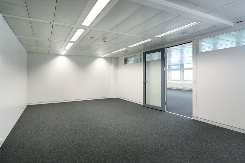 Bürofläche 100 m², zentral gelegen und ausgebaut (2)