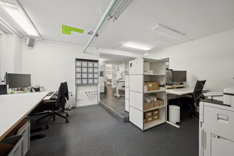 Vielseitige Gewerbefläche mit Büro und Lager an bester Lage (9)