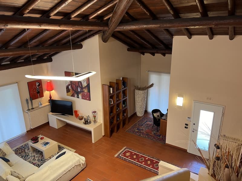 VILLA PRESTIGIOSA CON AMPIO GIARDINO E PISCINA (11)