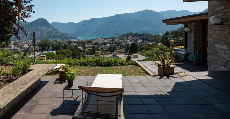 VILLA CON VISTA LAGO (2)