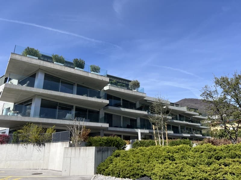 APPARTAMENTO 3.5 LOCALI CIRCONDATO DAL VERDE (2)