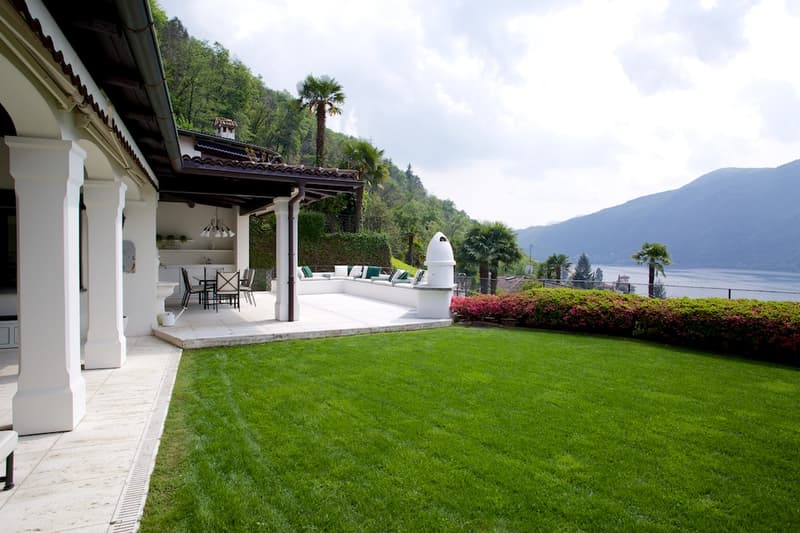 VILLA CON CHARME E VISTA APERTA SUL LAGO DI LUGANO (3)