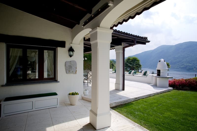 VILLA CON CHARME E VISTA APERTA SUL LAGO DI LUGANO (4)