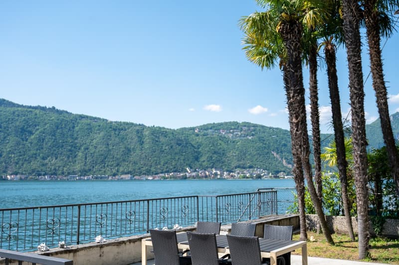 PRESTIGIOSA VILLA SULLE SPONDE DEL LAGO, CON DARSENE PRIVATE (5)
