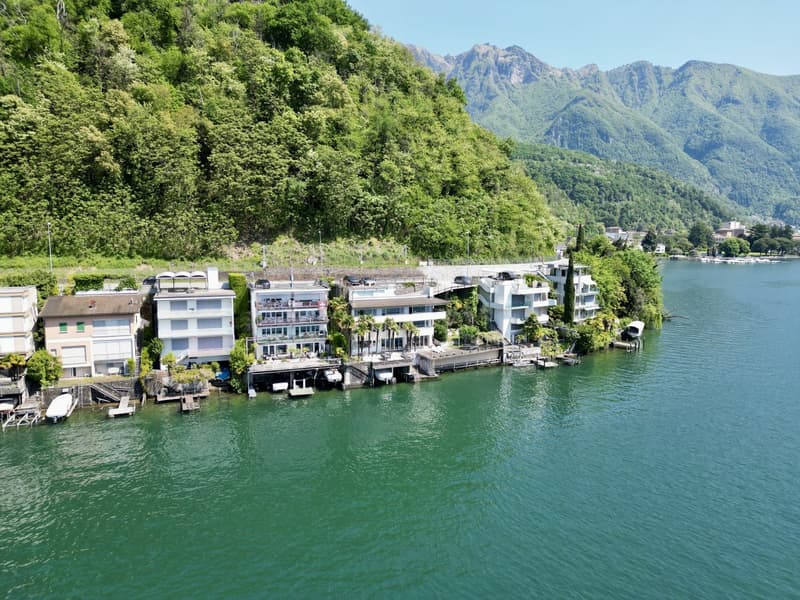 PRESTIGIOSA VILLA SULLE SPONDE DEL LAGO, CON DARSENE PRIVATE (13)