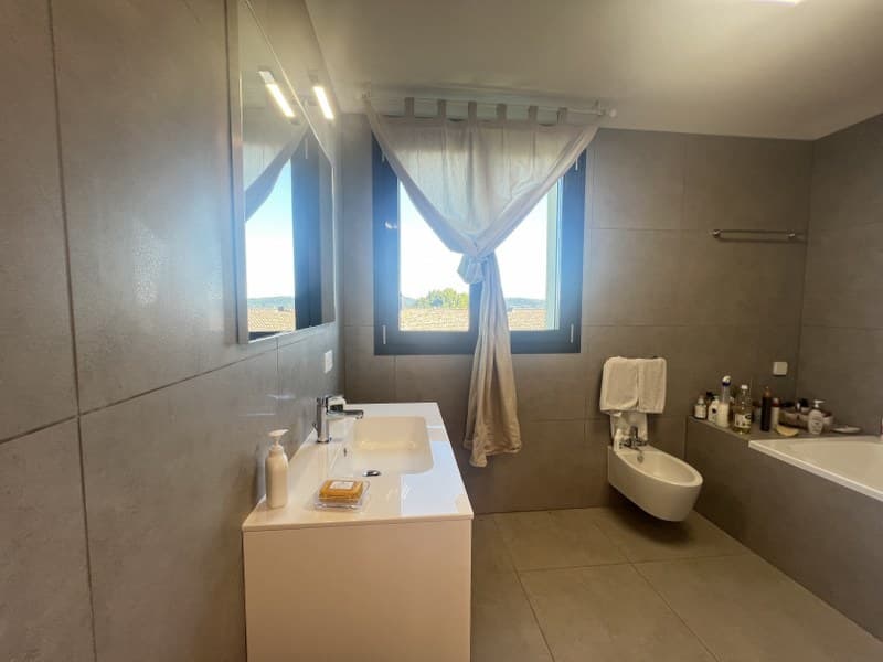 APPARTAMENTO MODERNO DI 4.5 LOCALI IN ZONA RESIDENZIALE (11)