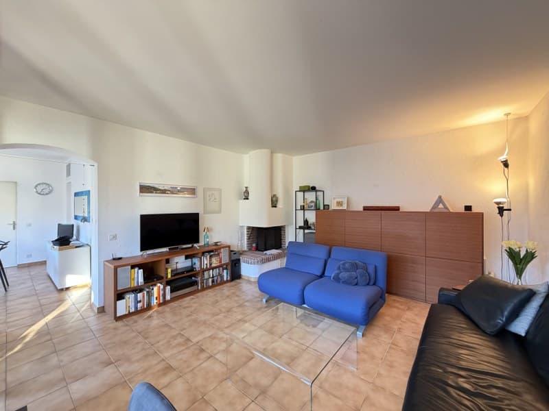 ELEGANTE E COMODO 2.5 LOCALI, DIRETTAMENTE FRONTE LAGO (8)
