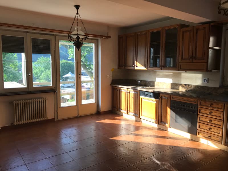 NUOVO PREZZO - OCCASIONE UNICA - AMPIA CASA UNIFAMILIARE - 5.5 LOCALI CON GIARDINO (10)