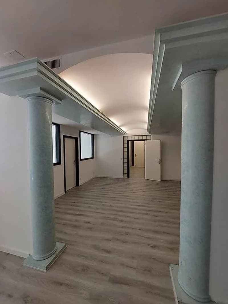 UFFICIO DI 6 LOCALI AMPIO E LUMINOSO (3)