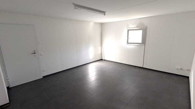SPAZIOSO DEPOSITO / CAVEAU (2)