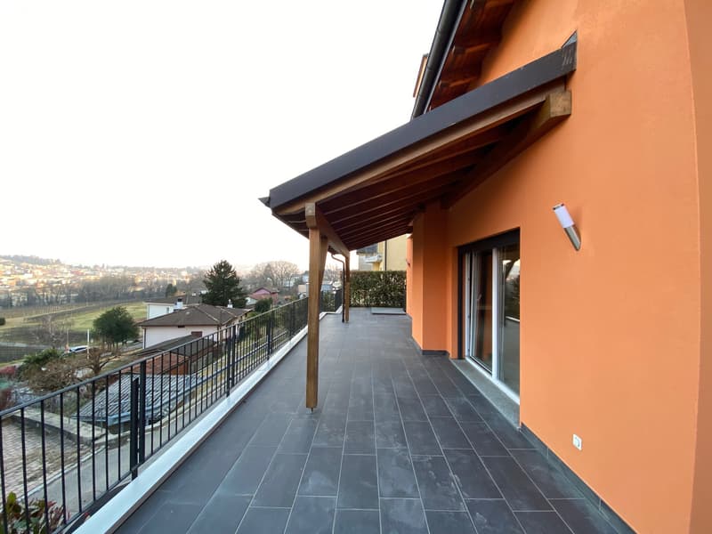 CASA UNIFAMILIARE NEL VERDE (3)
