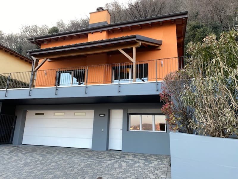 CASA UNIFAMILIARE NEL VERDE (1)