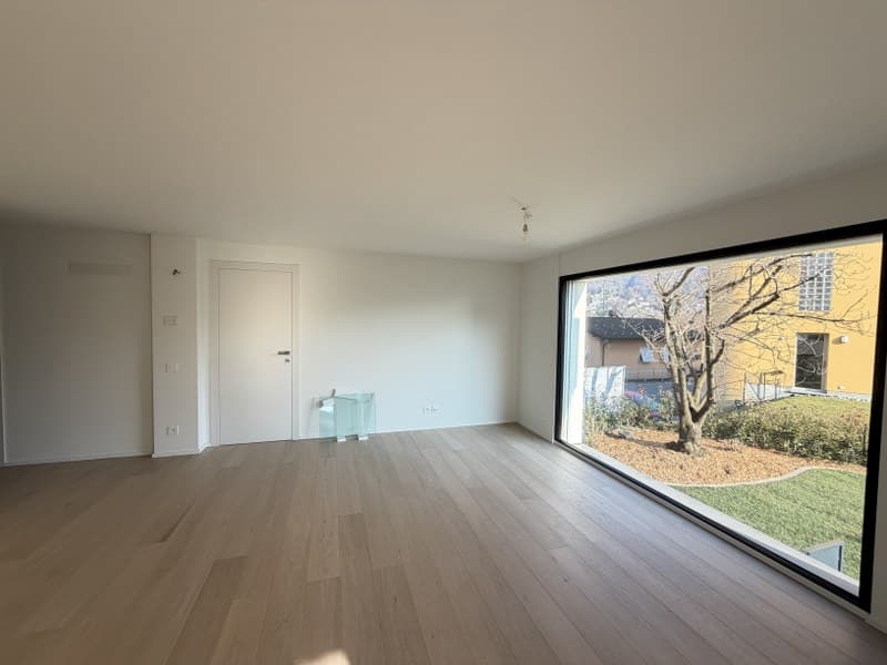 APPARTAMENTO 4.5 LOCALI CON GIARDINO AD USO ESCLUSIVO IN ELEGANTE PALAZZINA (4)