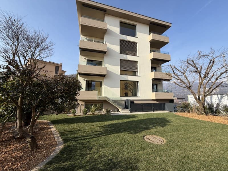 APPARTAMENTO 4.5 LOCALI CON GIARDINO AD USO ESCLUSIVO IN ELEGANTE PALAZZINA (2)