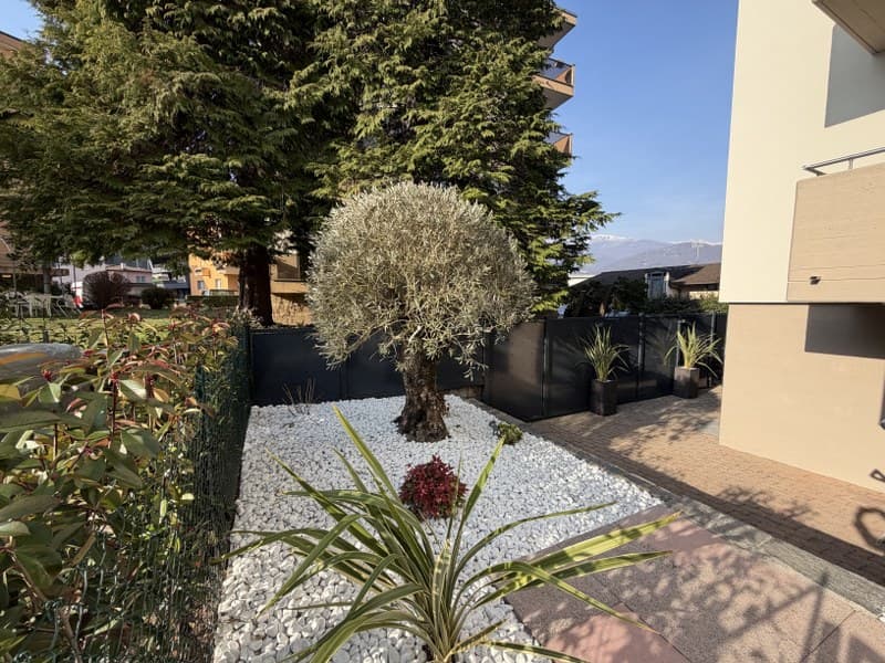 APPARTAMENTO 4.5 LOCALI CON GIARDINO AD USO ESCLUSIVO IN ELEGANTE PALAZZINA (12)