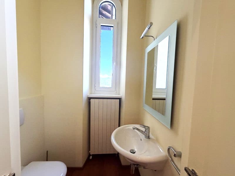 VILLA DI CHARME CON VISTA LAGO - MONTE BRÈ (13)