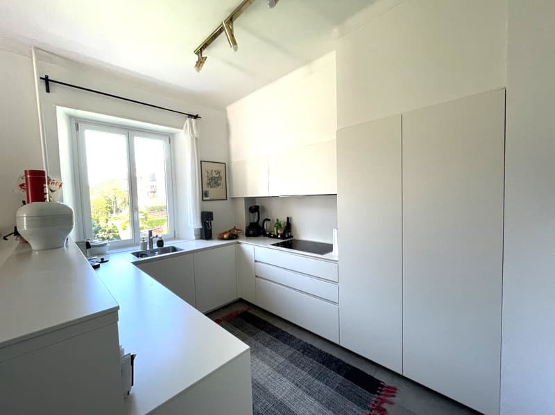 APPARTAMENTO DI 5 LOCALI CON MERAVIGLIOSA VISTA LAGO (3)