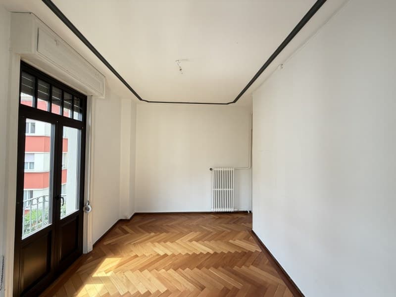 APPARTAMENTO 5.5 LOCALI IN ELEGANTE VILLA D'EPOCA, IN CENTRO CITTÀ (5)